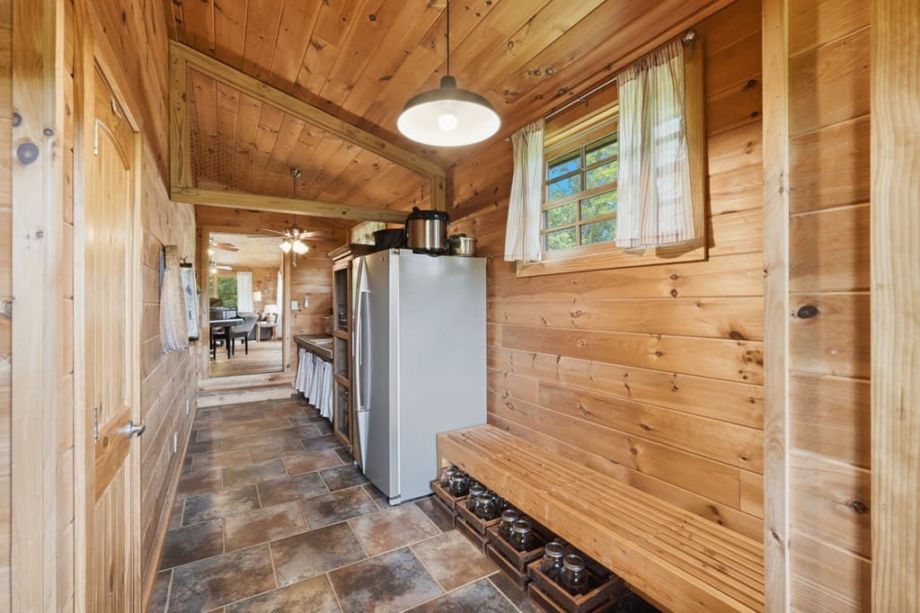 1823 Shoal Creek Road, Clarkesville GA 30523 - Photo