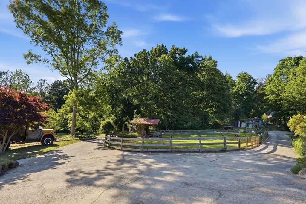 1823 Shoal Creek Road, Clarkesville GA 30523 - Photo