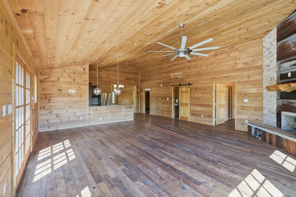 1823 Shoal Creek Road, Clarkesville GA 30523 - Photo