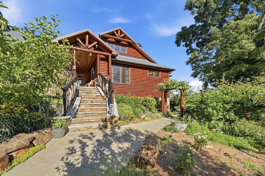 1823 Shoal Creek Road, Clarkesville GA 30523 - Photo
