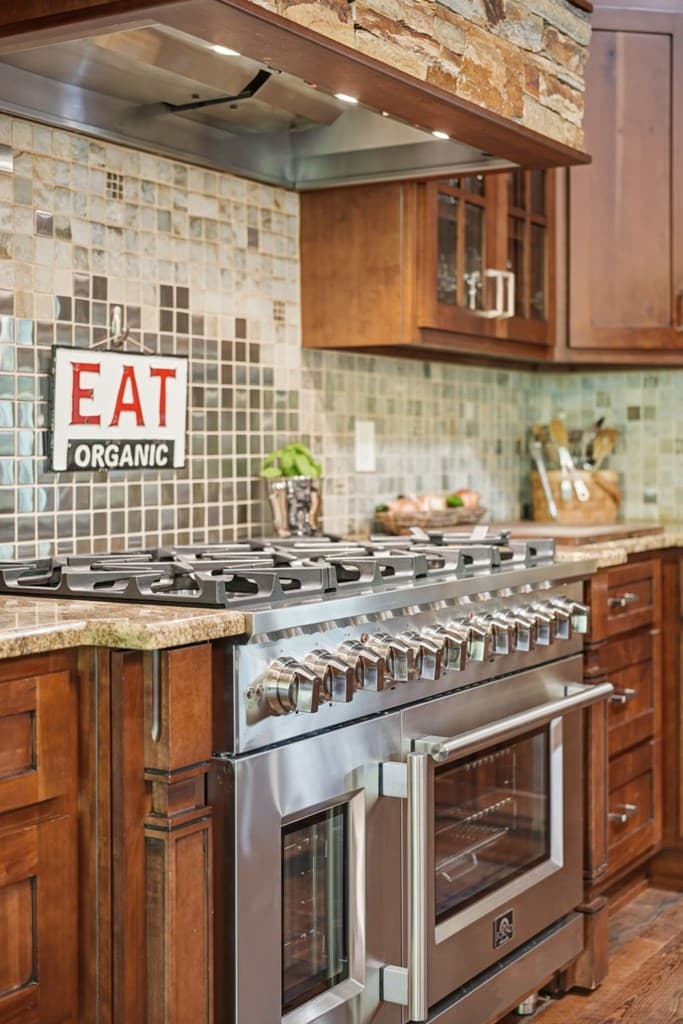 1823 Shoal Creek Road, Clarkesville GA 30523 - Photo