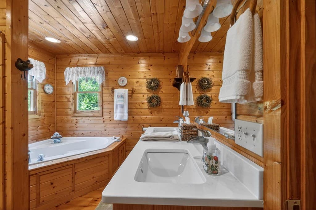 392 Oak Hills Drive, Morganton GA 30560 - Photo