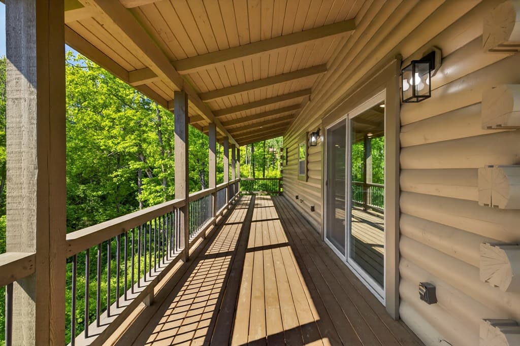 196 N Jakes Landing Way, Ellijay GA 30540 - Photo
