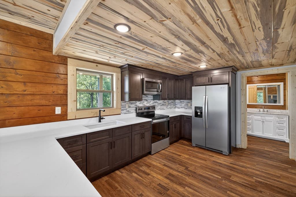 196 N Jakes Landing Way, Ellijay GA 30540 - Photo
