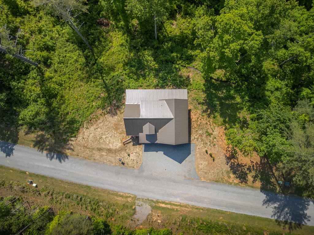 196 N Jakes Landing Way, Ellijay GA 30540 - Photo