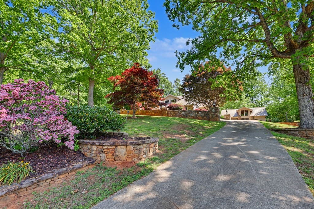 792 Bugscuffle Road, Hiawassee GA 30546 - Photo