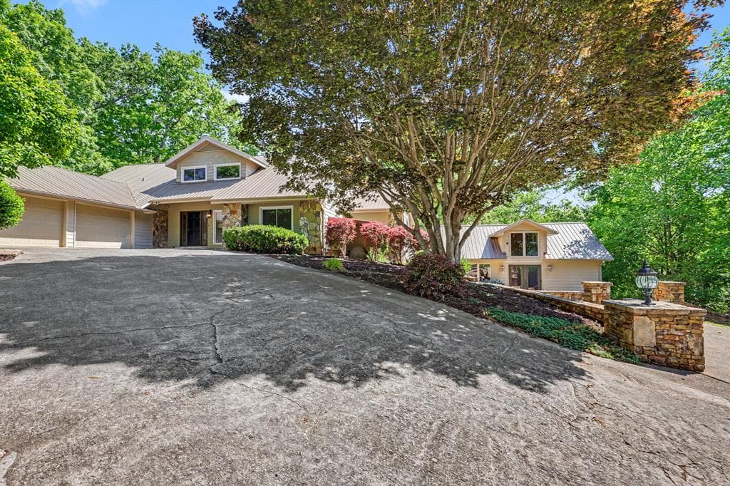 792 Bugscuffle Road, Hiawassee GA 30546 - Primary photo