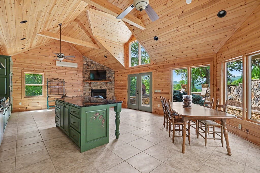 792 Bugscuffle Road, Hiawassee GA 30546 - Photo