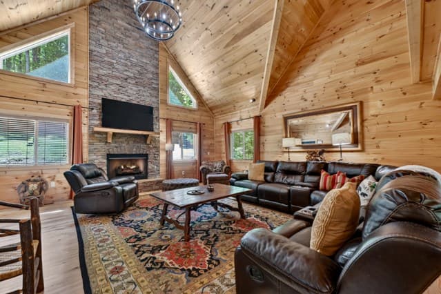 565 Catawba Circle, Ellijay GA 30540 - Photo