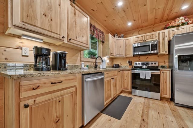 565 Catawba Circle, Ellijay GA 30540 - Photo