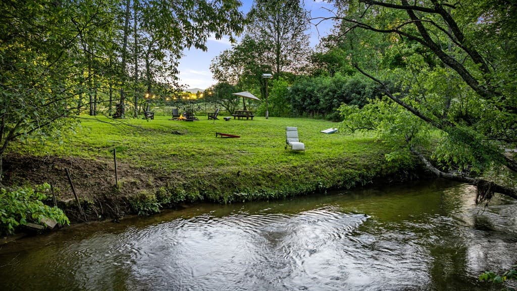 390 Sunny Brook Road, Blue Ridge GA 30513 - Photo