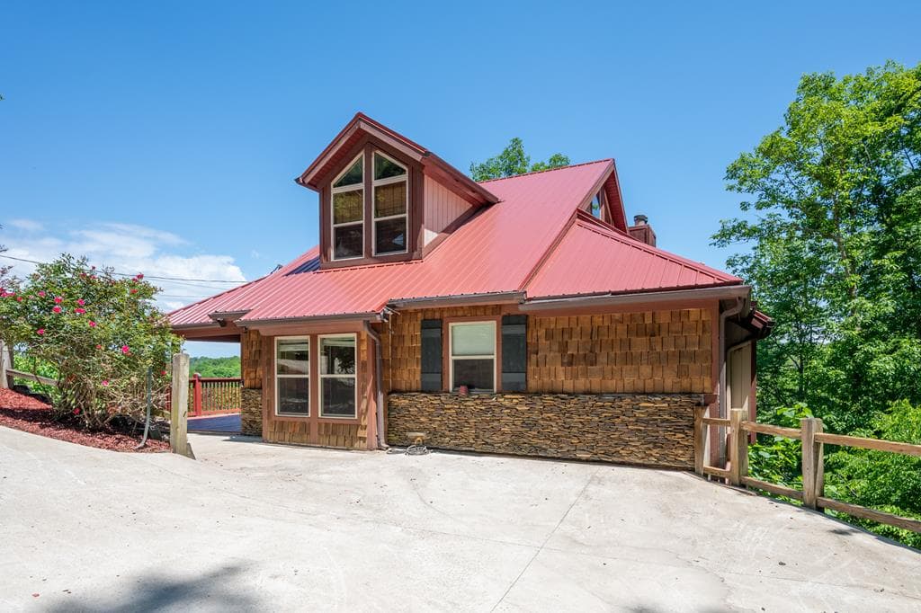 561 Summit Lane, Ellijay GA 30540 - Primary photo