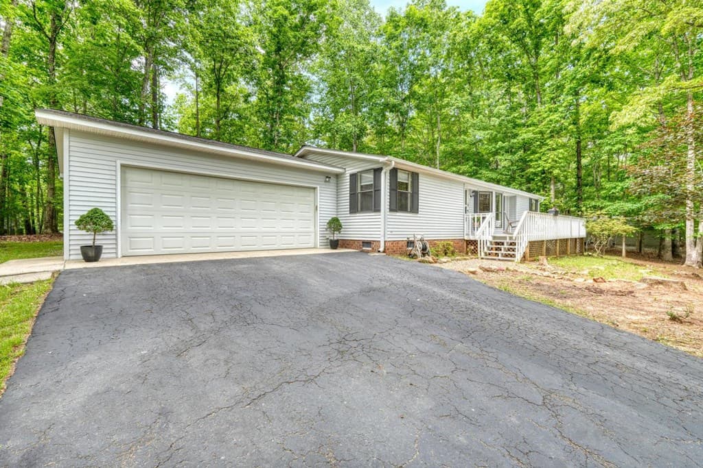 331 Rocky Circle, Blairsville GA 30512 - Photo