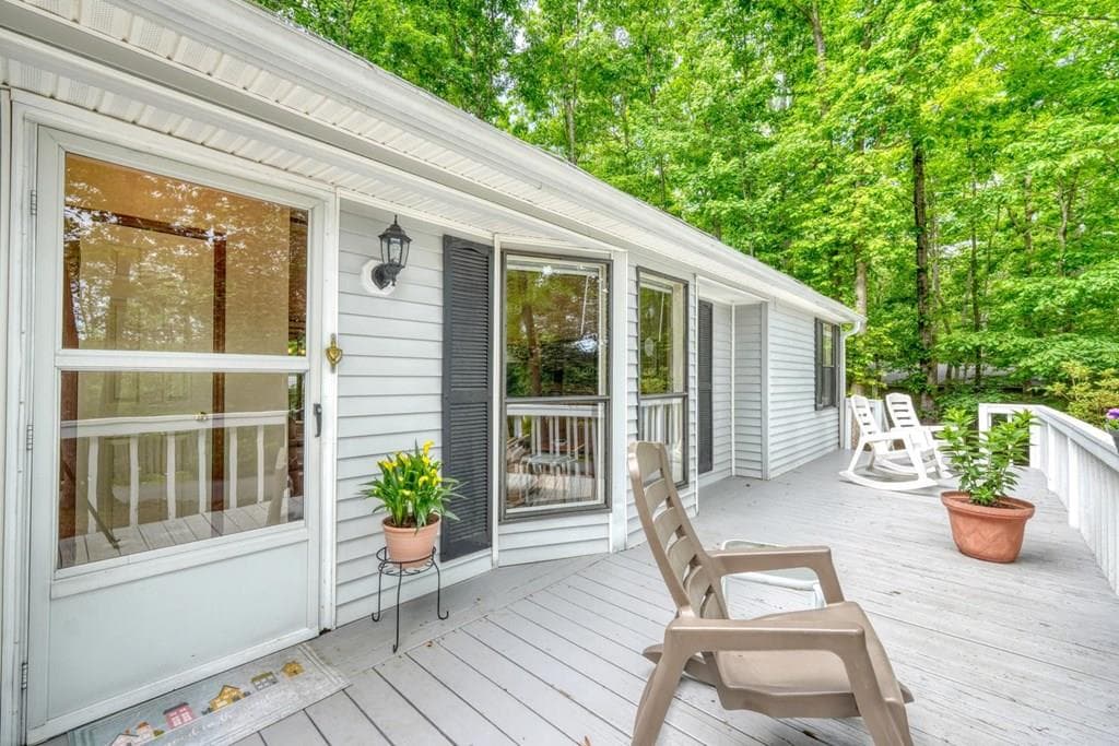 331 Rocky Circle, Blairsville GA 30512 - Primary photo