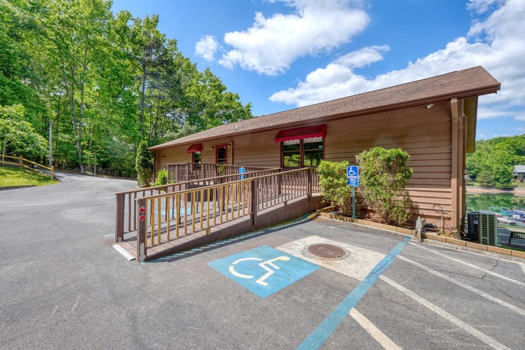 331 Rocky Circle, Blairsville GA 30512 - Photo