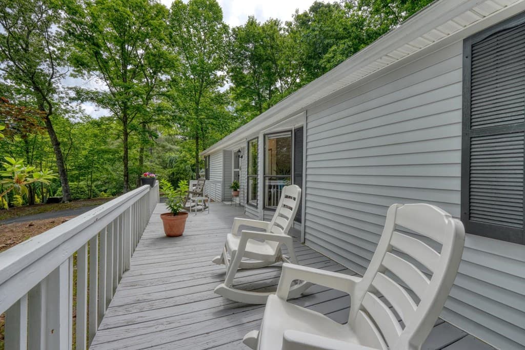 331 Rocky Circle, Blairsville GA 30512 - Photo