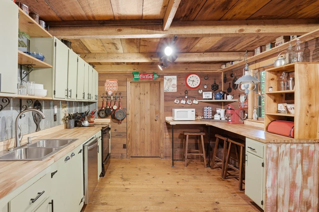 85 Clear Lake, Ellijay GA 30540 - Photo