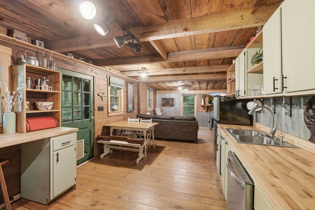 85 Clear Lake, Ellijay GA 30540 - Photo