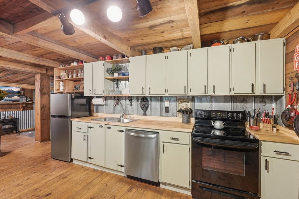 85 Clear Lake, Ellijay GA 30540 - Photo