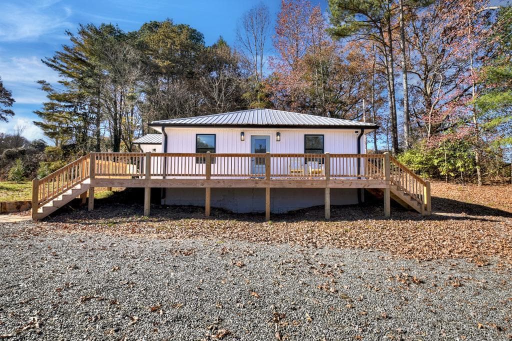 1144 Blue Ridge Drive, Mccaysville GA 30555 - Photo