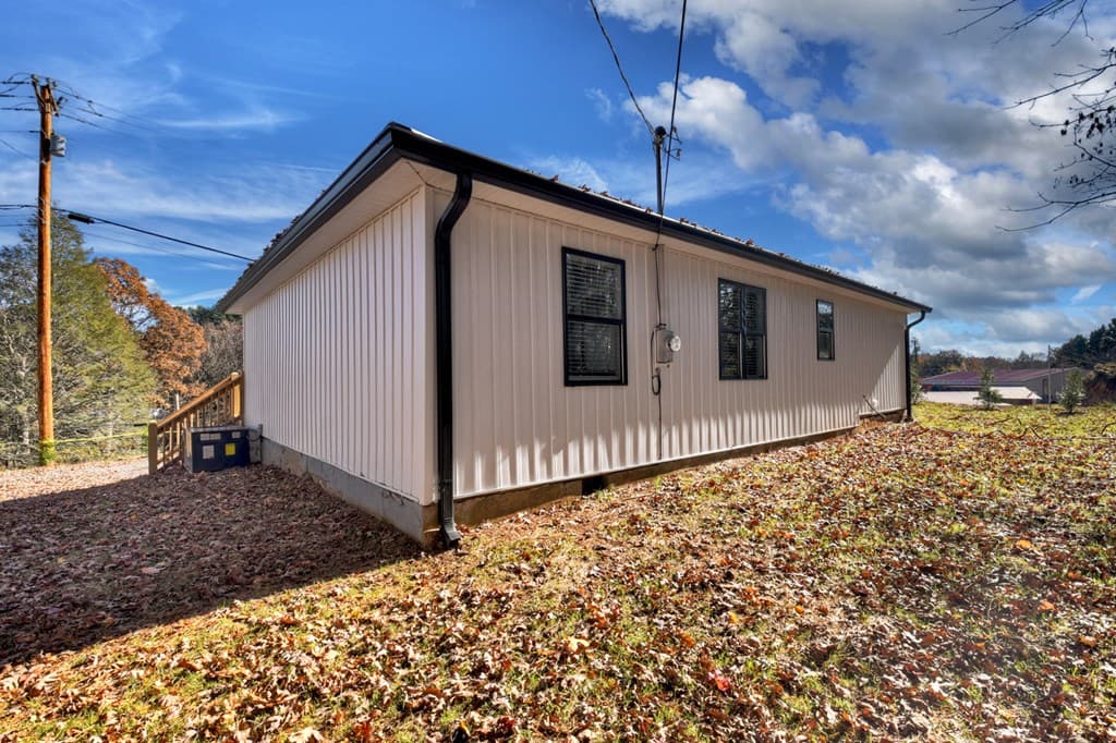 1144 Blue Ridge Drive, Mccaysville GA 30555 - Photo