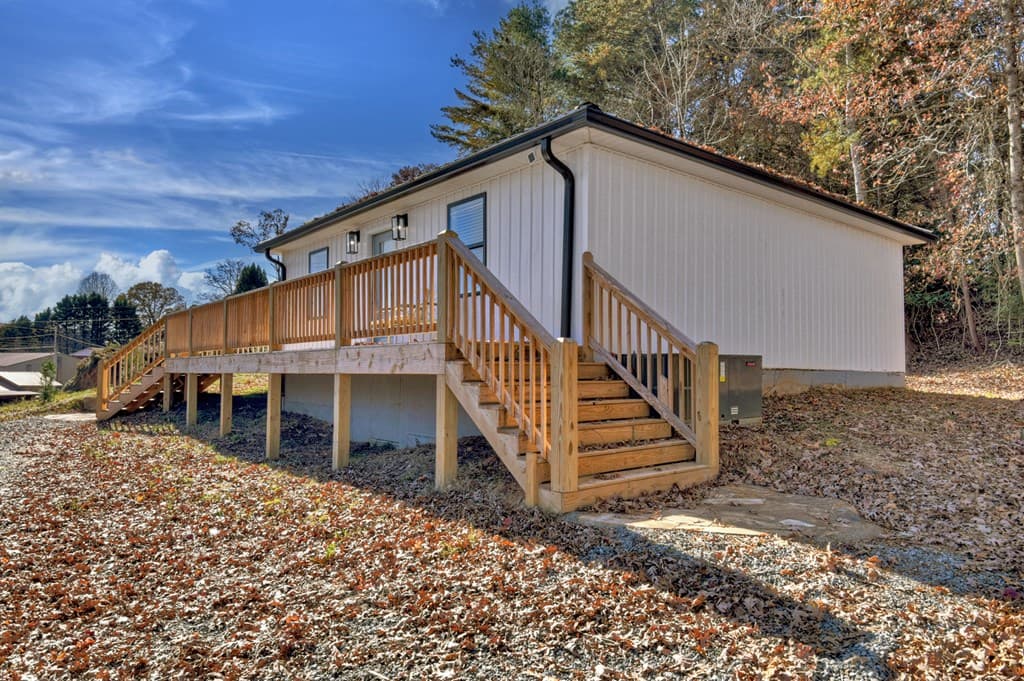1144 Blue Ridge Drive, Mccaysville GA 30555 - Photo