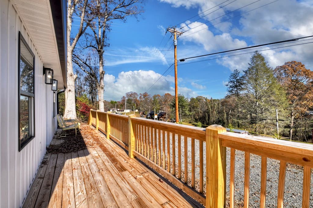 1144 Blue Ridge Drive, Mccaysville GA 30555 - Photo