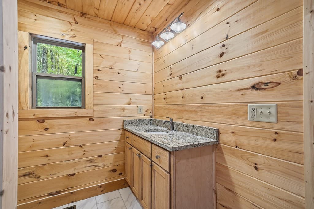 5860 Old Bucktown Road, Ellijay GA 30536 - Photo