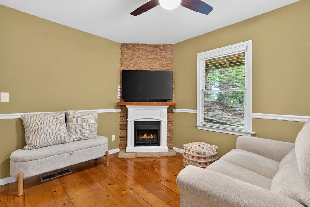 747 Mountain Oak Road, Ellijay GA 30540 - Photo