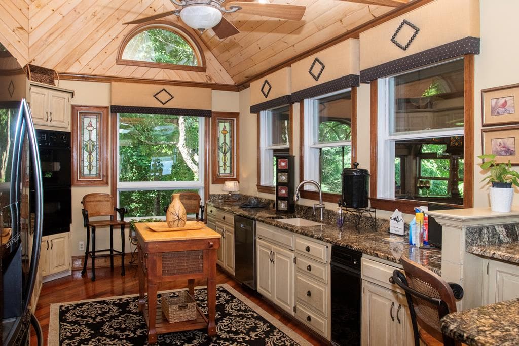 786 Ramey Mountain Road, Hiawassee GA 30546 - Photo