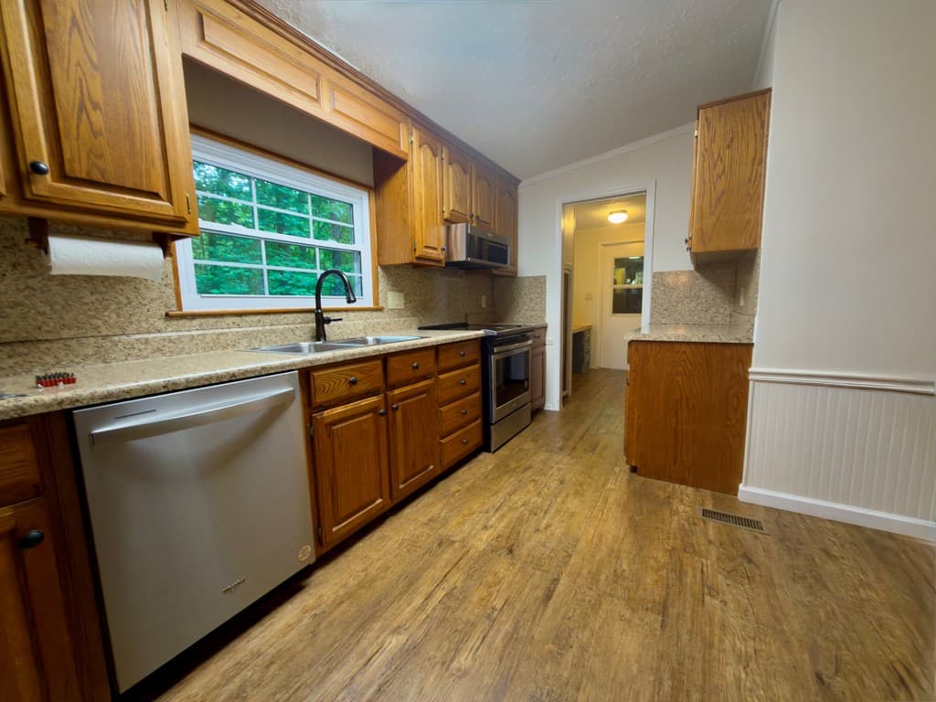 777 Lakeside Drive, Blairsville GA 30512 - Photo
