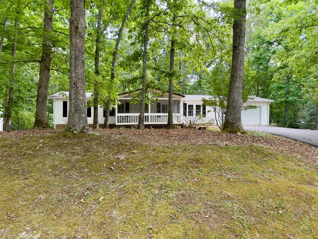 777 Lakeside Drive, Blairsville GA 30512 - Photo