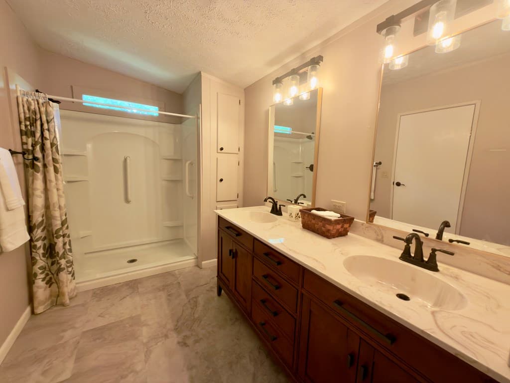 777 Lakeside Drive, Blairsville GA 30512 - Photo