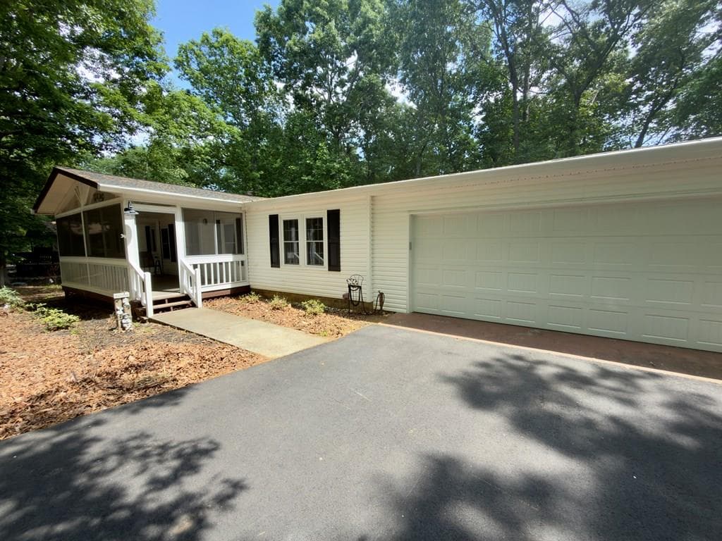 777 Lakeside Drive, Blairsville GA 30512 - Photo