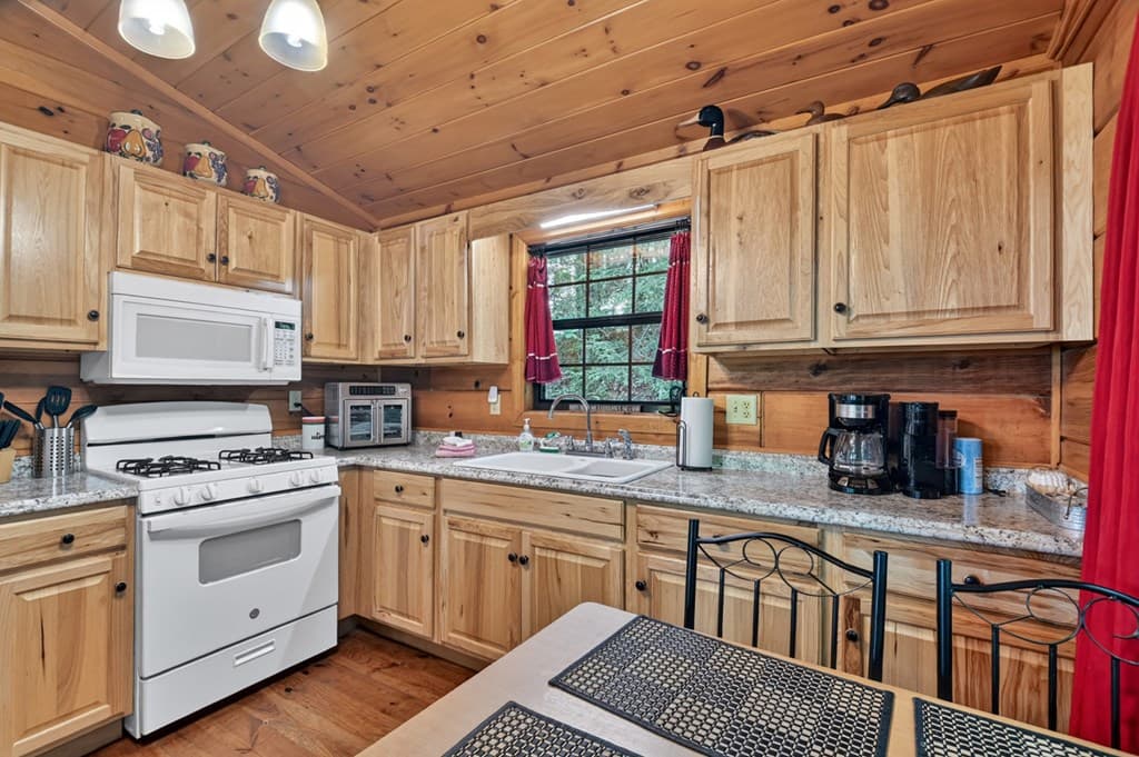 423 Laurel Creek Road, Blue Ridge GA 30513 - Photo