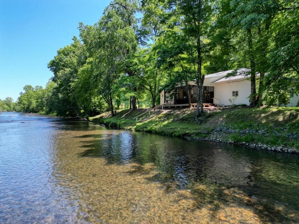 198 Riverbend Drive, Hayesville NC 28904 - Photo