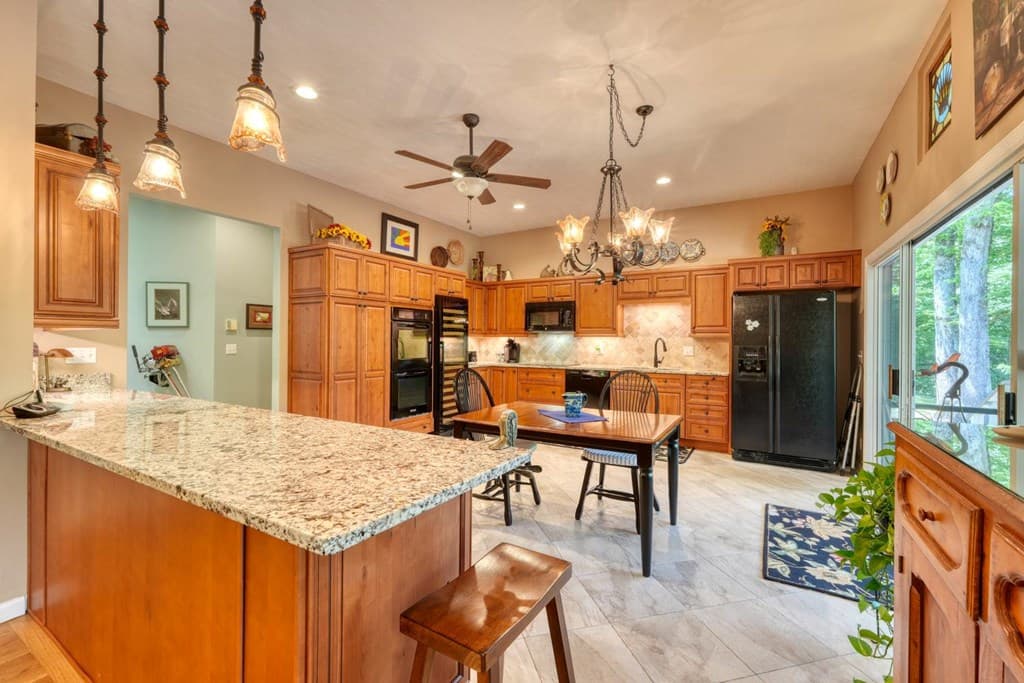 198 Riverbend Drive, Hayesville NC 28904 - Photo