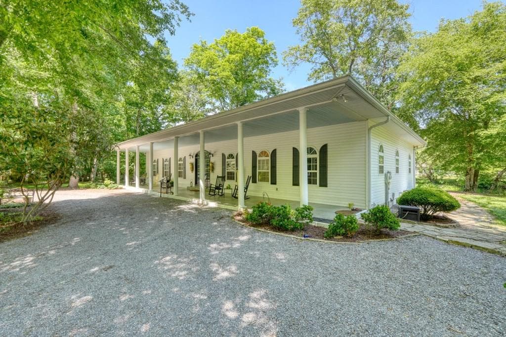 198 Riverbend Drive, Hayesville NC 28904 - Primary photo