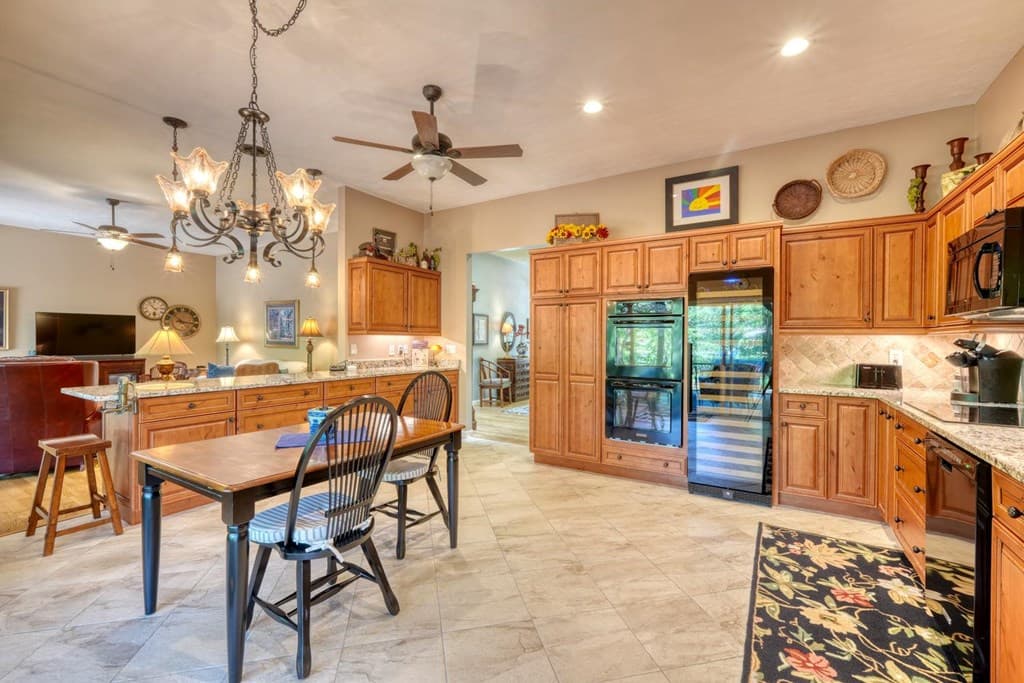 198 Riverbend Drive, Hayesville NC 28904 - Photo