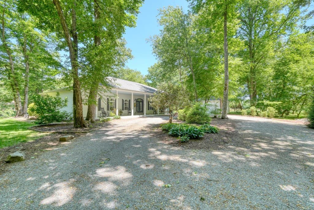198 Riverbend Drive, Hayesville NC 28904 - Photo