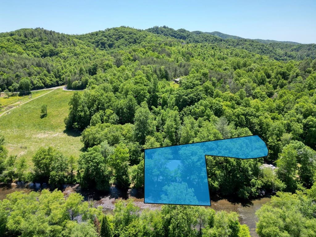 198 Riverbend Drive, Hayesville NC 28904 - Photo