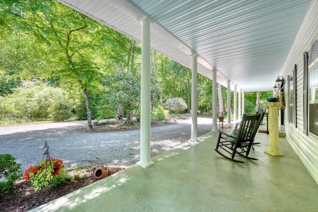 198 Riverbend Drive, Hayesville NC 28904 - Photo