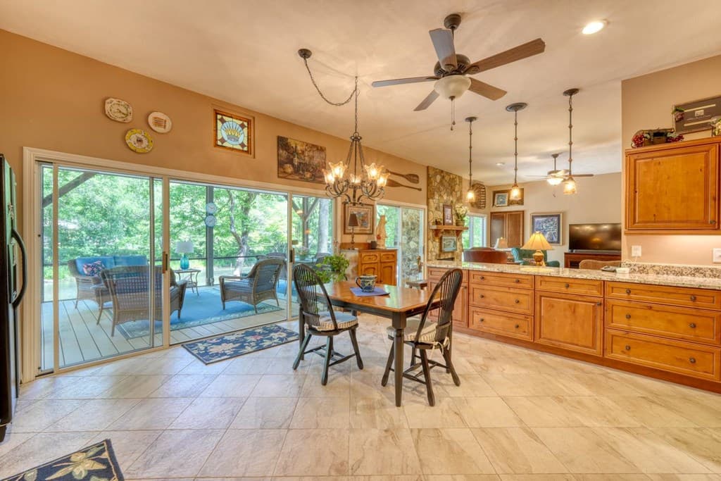 198 Riverbend Drive, Hayesville NC 28904 - Photo