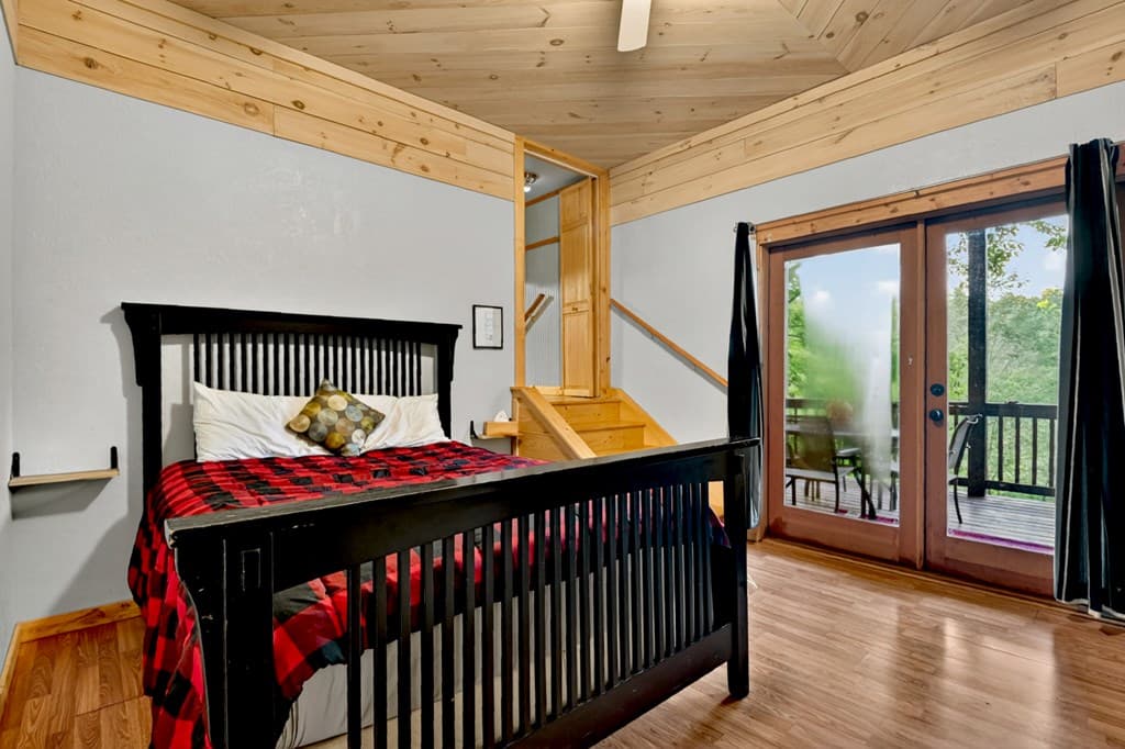 550 Hillsdale Drive, Ellijay GA 30540 - Photo