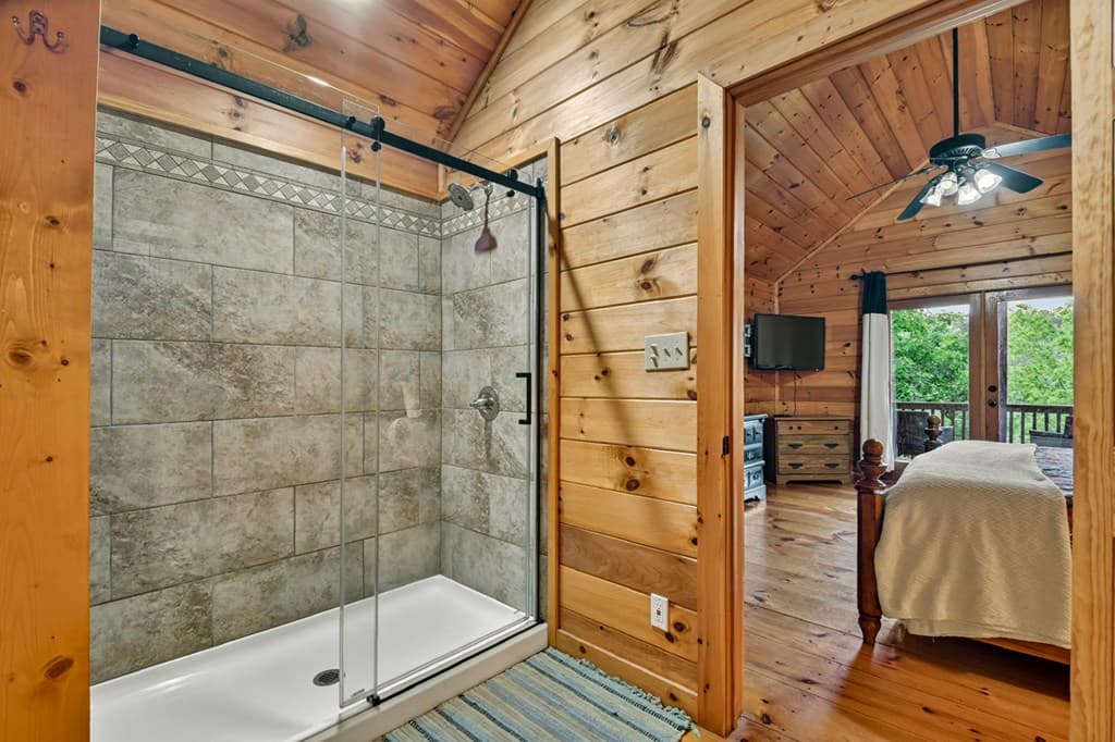 550 Hillsdale Drive, Ellijay GA 30540 - Photo