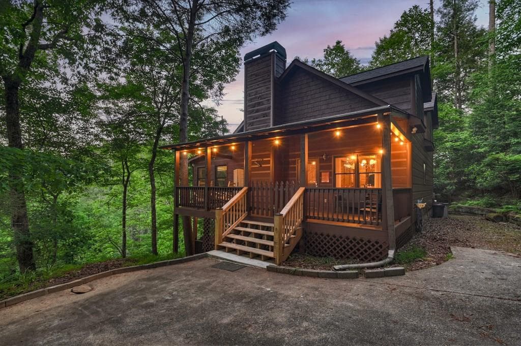 550 Hillsdale Drive, Ellijay GA 30540 - Primary photo