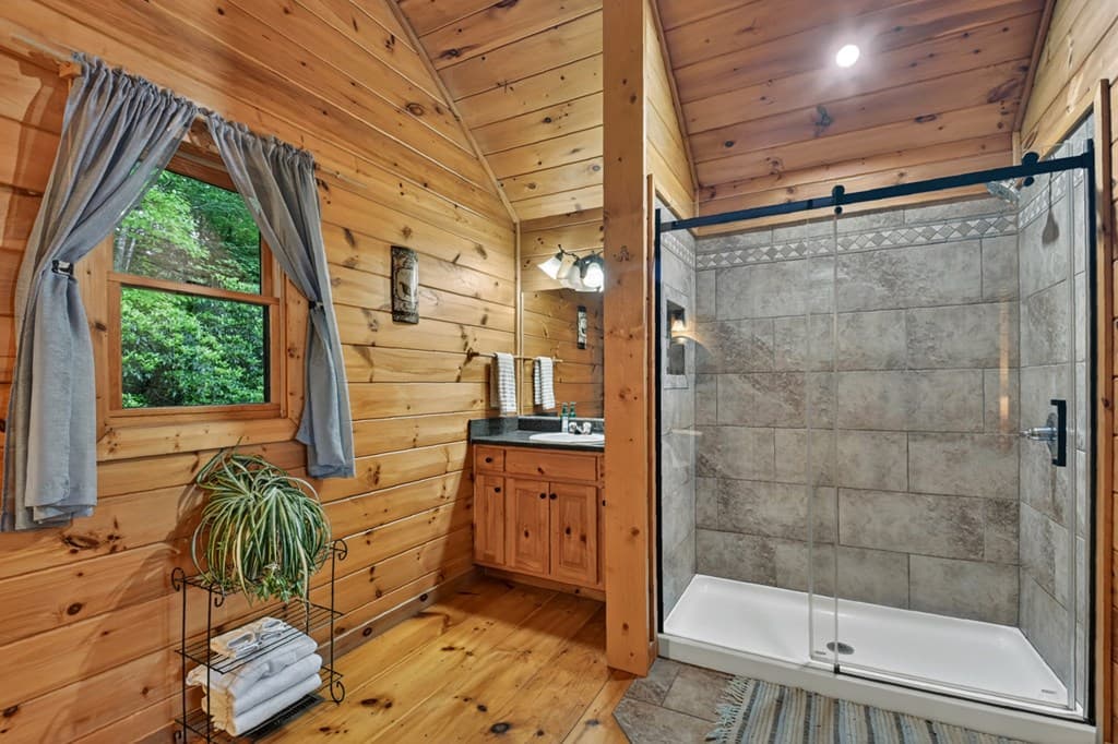 550 Hillsdale Drive, Ellijay GA 30540 - Photo