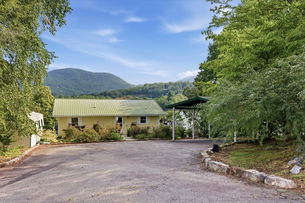 1035 Laurel Lane, Hiawassee GA 30546 - Photo