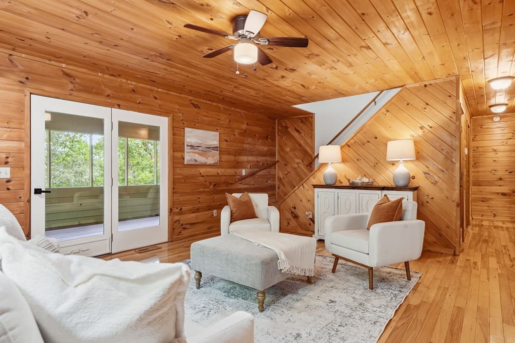 946 Laurel Circle, Blue Ridge GA 30513 - Photo