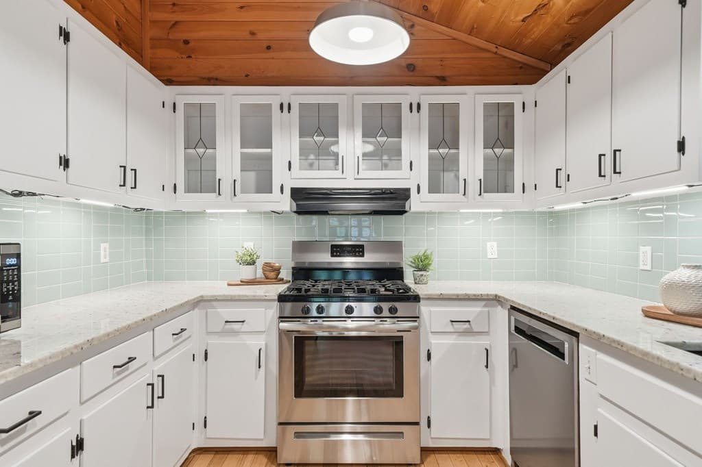 946 Laurel Circle, Blue Ridge GA 30513 - Photo